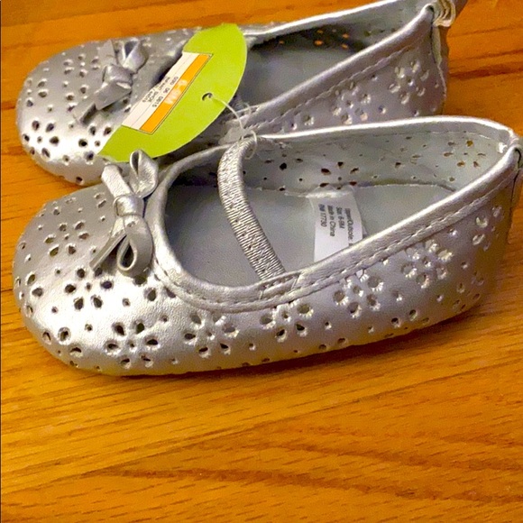 Circo brand silver crib shoes — too cute! - Picture 3 of 3